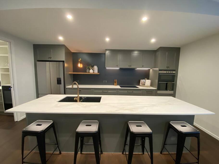 Luxury Escape In Cbd - Walking Distance To Town * Tauranga